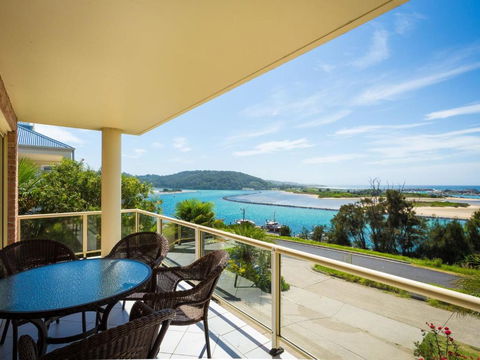 Grand Pacific 1 Unit 1 - QLD Tourism 2