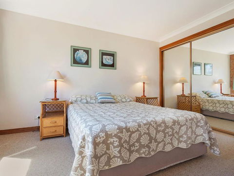 Grand Pacific 1 Unit 1 - QLD Tourism 3