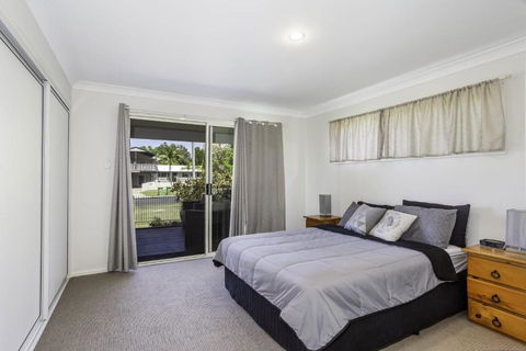 14 Zircon Street Centrally Located Family Home With Covered Deck Close To Patrolled Beach & Shops - Queensland Tourism 1