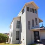 Beachside Oasis - Queensland Tourism 0