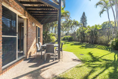 Bayside Court Apartments - Queensland Tourism 2