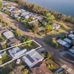 Windsong Pet Friendly Wifi & Close To Water - QLD Tourism 0