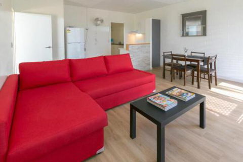 Blue Water Retreat Upstairs & Downstairs - Queensland Tourism 6