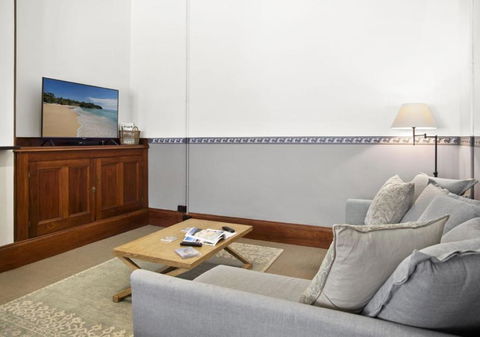 Seal Rocks Lighthouse Cottages - Queensland Tourism 4