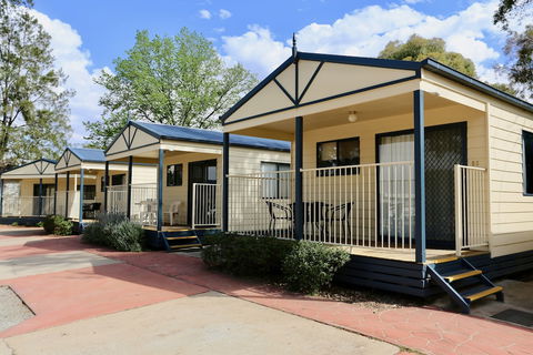 Young Tourist Park - QLD Tourism 0