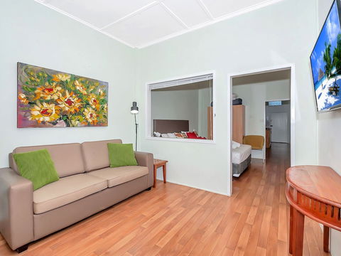 Easy Going Holiday Unit On McKenzie MK5 - QLD Tourism 2