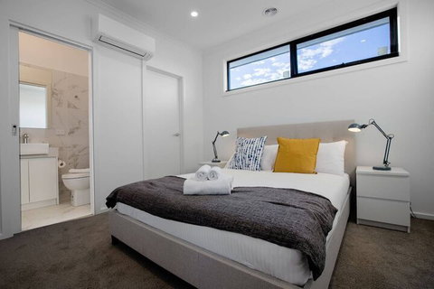 Trendy Sweet Home In Blackburn South - QLD Tourism 7