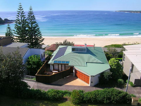 BEDARRA MOLLYMOOK BEACH - QLD Tourism 5