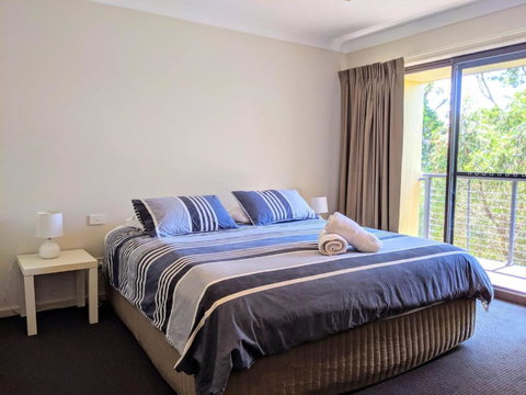 Sails On Bannister At Mollymook - QLD Tourism 1