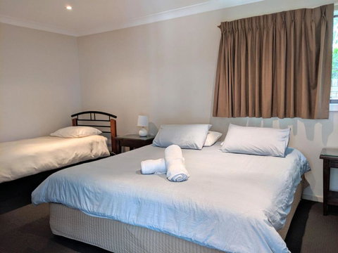 Sails On Bannister At Mollymook - QLD Tourism 4