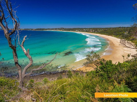 Sails On Bannister At Mollymook - QLD Tourism 3