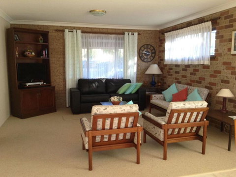 Seascape At Mollymook - QLD Tourism 3