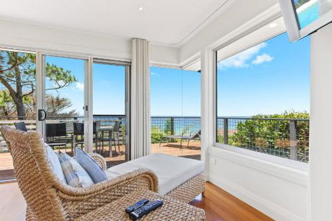 MITCHELL PARADE 120 MOLLYMOOK - QLD Tourism 2