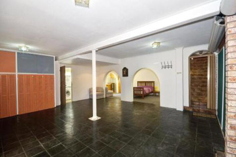 Lazy Daze - QLD Tourism 4