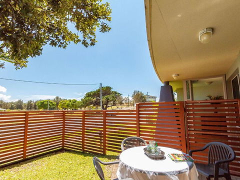 Seachange Apartment 1 - QLD Tourism 1
