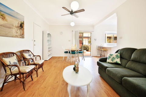 The Crescent Pet Friendly 1 Min To Beach - QLD Tourism 6