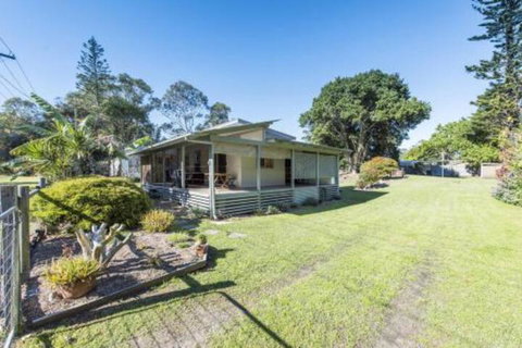 Bird Song Iluka NSW - QLD Tourism 0