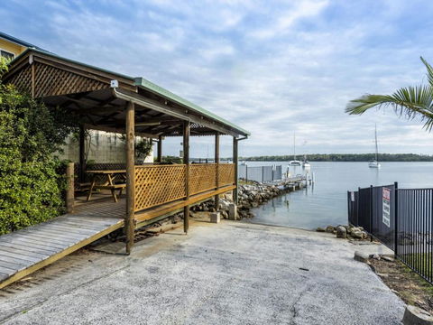 Iluka Villa 1 - Queensland Tourism 1
