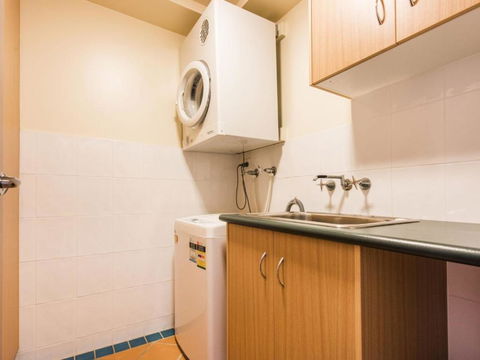 Riverview Apartments 1.3 - QLD Tourism 3