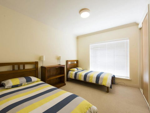 Riverview Apartments 2.3 - QLD Tourism 3