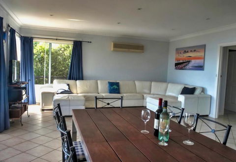 The Whitehouse - Queensland Tourism 1
