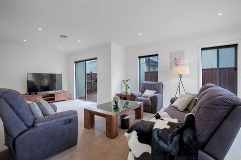 Superb Luxe 5BR House@point Cook Near Lake - Queensland Tourism 1