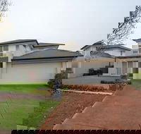 Superb Luxe 5BR Housepoint Cook Near Lake - Queensland Tourism