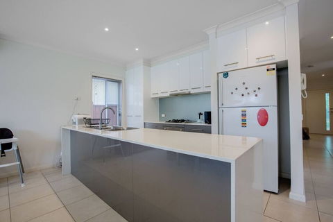 Superb Luxe 5BR House@point Cook Near Lake - Queensland Tourism 2