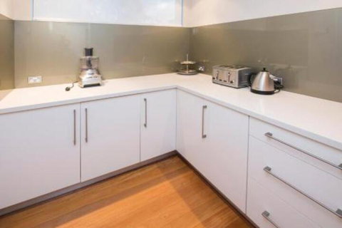 Opulent Oasis - QLD Tourism 6