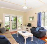 Love Shack 1 bedroom cosy cottage - Queensland Tourism