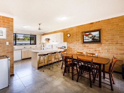 Camawood 4 - QLD Tourism 6