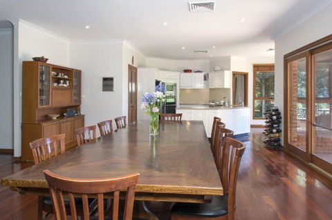 Taliesin Beautiful 4 Bedroom Home With Amazing Views! - Queensland Tourism 4