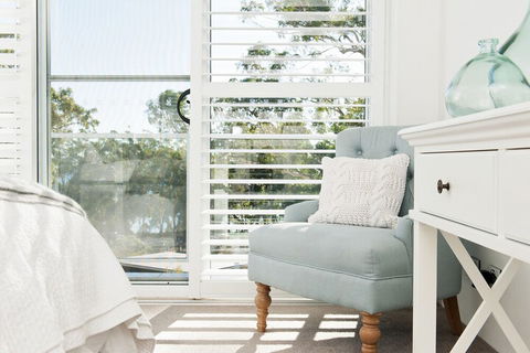 Arabella Stylish Seaside Sanctuary With Views - QLD Tourism 1