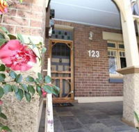 123 Hill St. Heart of Orange Double Brick - QLD Tourism