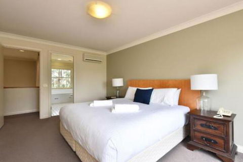 Villa 3br Tempranillo Resort Condo Located Within Cypress Lakes Resort (nothing Is More Central) - Queensland Tourism 7