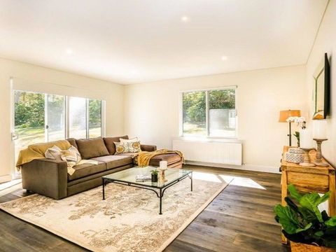 Amaroo Modern Luxurious & Chic - Queensland Tourism 5