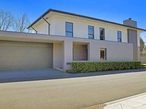 Arum 4 Heritage Park Contemporary & Timeless - Queensland Tourism 7