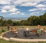Captains Lookout elevated ocean views rural stay - Queensland Tourism