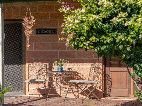 Cudgee Quaint Cottage With Separate Cabin - QLD Tourism 5