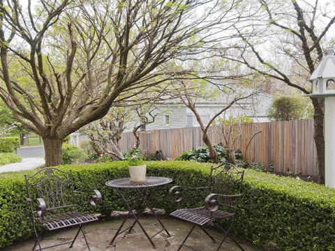 Hollyoak Cottage Delightful Ducks & Doileys! - Queensland Tourism 4