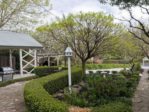 Hollyoak Cottage Delightful Ducks & Doileys! - Queensland Tourism 5