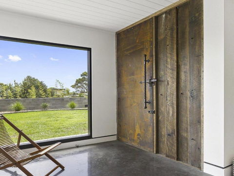 Horizons At Currarong Architecturally Designed Beach House - QLD Tourism 5