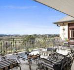 Kilburn views as far as the eyes can see - Queensland Tourism