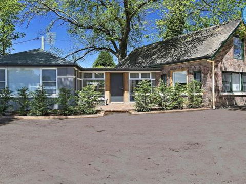 Old Bank Stables 3 Night Weekends For Price Of 2 - Queensland Tourism 5