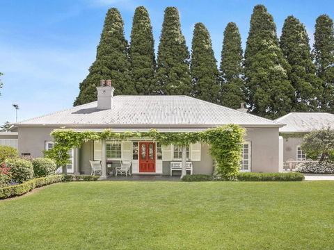 Nattai Lodge House & Cottage In Beautiful Garden - QLD Tourism 3