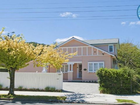 Plum Tree Cottage Warm Cosy & Walk To Town - Queensland Tourism 3
