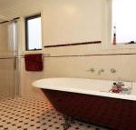 Plum Tree Cottage warm cosy  walk to town - Queensland Tourism