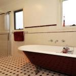 Plum Tree Cottage Warm Cosy & Walk To Town - Queensland Tourism 0