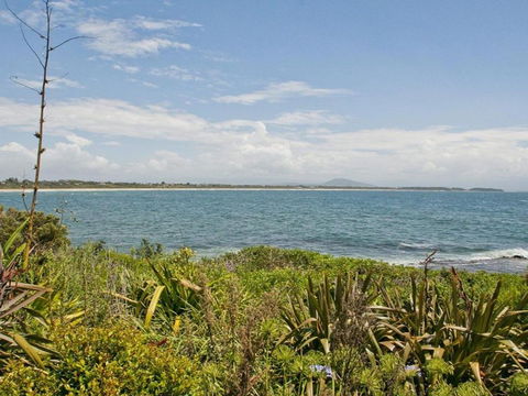 Villa Mer Stylish Waterfront Accommodation - Queensland Tourism 6