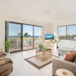 Villa Bianca 10 Opposite The Tanks - Queensland Tourism 0